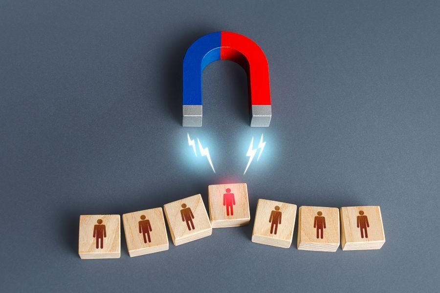 Imã-atraindo-peças Imã-atraindo-peças